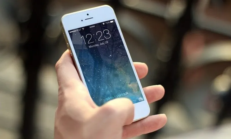 Цены на продукцию APPLE упали на 30%