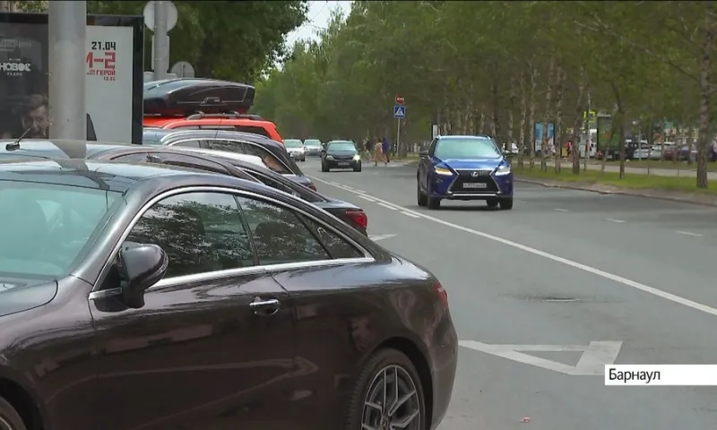 Полоса препятствий: как выделенная полоса для общественного транспорта мешает барнаульским предпринимателям