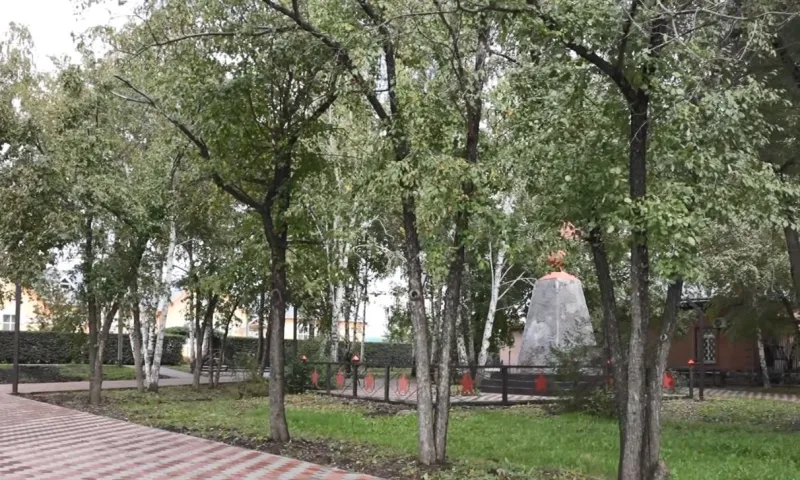 В Алейске благоустроили парк рядом с ж/д вокзалом