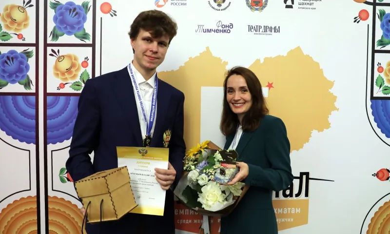 Владислав Артемьев и Екатерина Лагно – победители Суперфиналов чемпионатов России в Барнауле