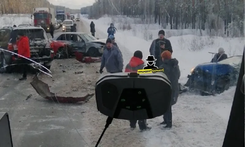 ДТП с участием пяти автомобилей произошло в Алтайском крае