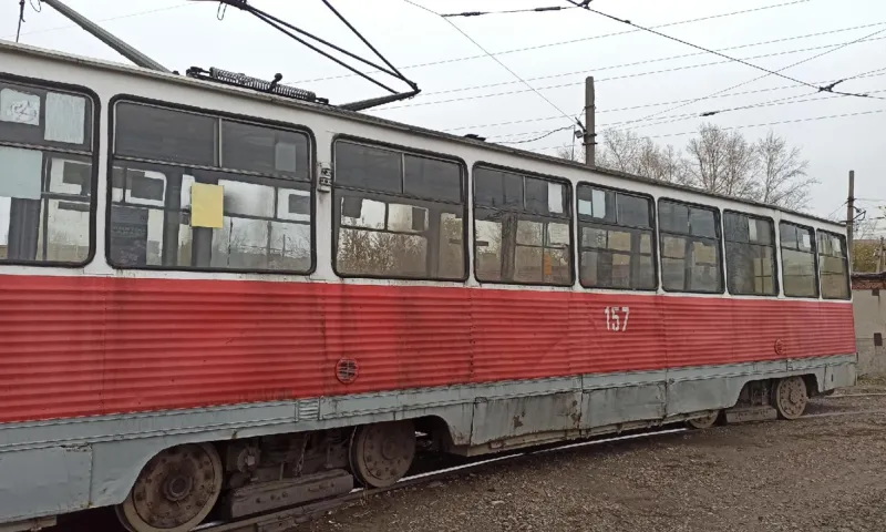 В Бийске сошёл с рельсов спецпоезд, движение было остановлено 