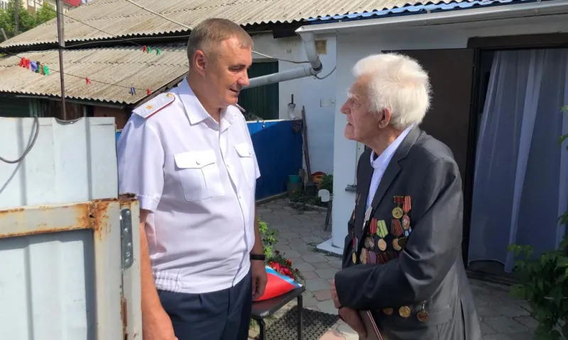 Ветерану ВОВ из Бийска Петру Щербакову исполнилось 100 лет