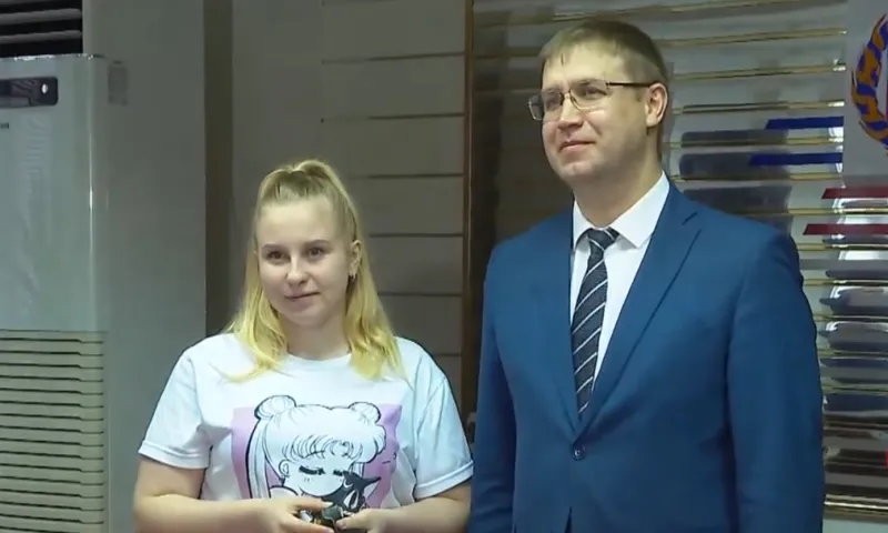 Детям-сиротам выдали десять ключей от квартир в Новоалтайске