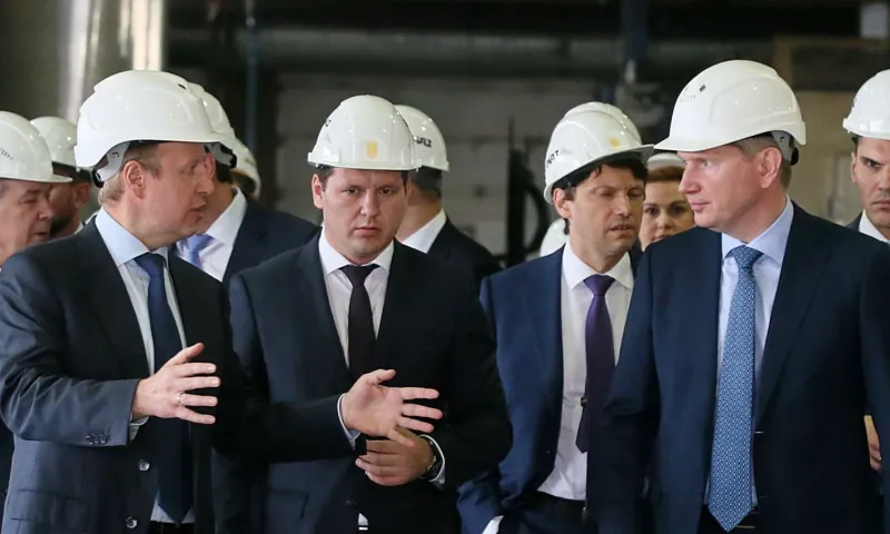 Губернатор Алтайского края показал министру экономического развития России заводы региона