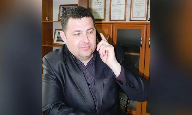 Подозреваемого по уголовному делу главу Ярового Виталия Самобочего временно отстранили от должности