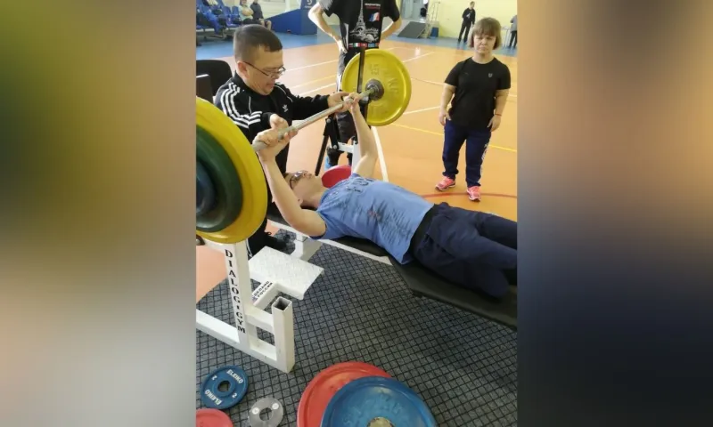 В Барнауле прошёл краевой чемпионат по жиму лёжа для людей с ПОДА и ОВЗ