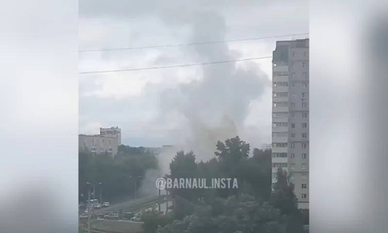 Барнаульцы засняли на видео большой коммунальный фонтан