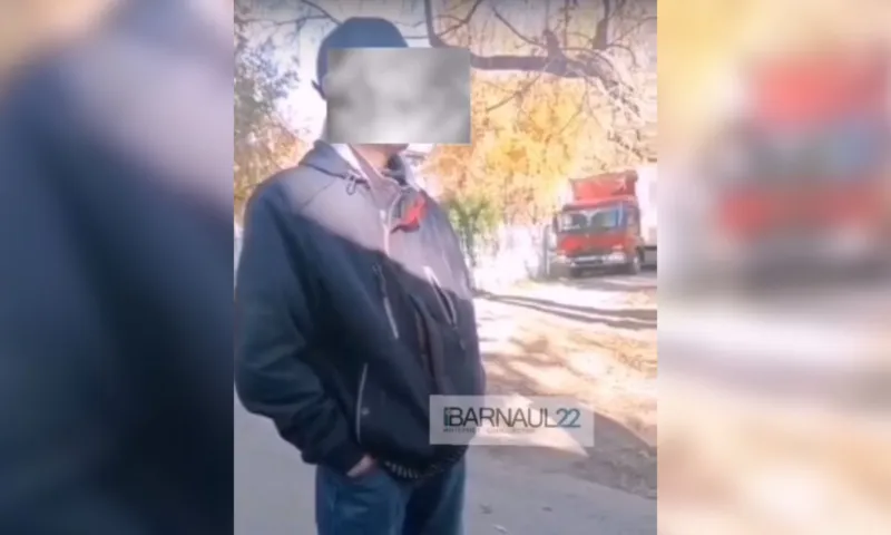 Неизвестный мужчина приставал к детям около школы в Барнауле
