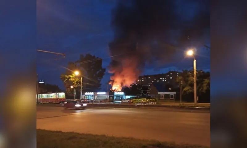 В Барнауле ночью горела баня