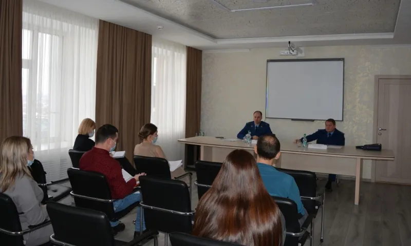 Первый заместитель Западно-Сибирского транспортного прокурора провел приём граждан в Барнауле