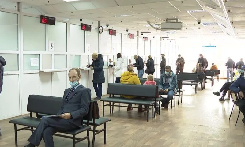 Жители Барнаула обеспокоены многочасовыми очередями в ГИБДД
