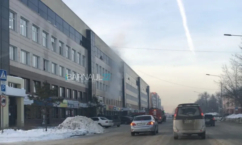 «Пар приняли за дым»: в барнаульский ТРЦ вызвали пожарных