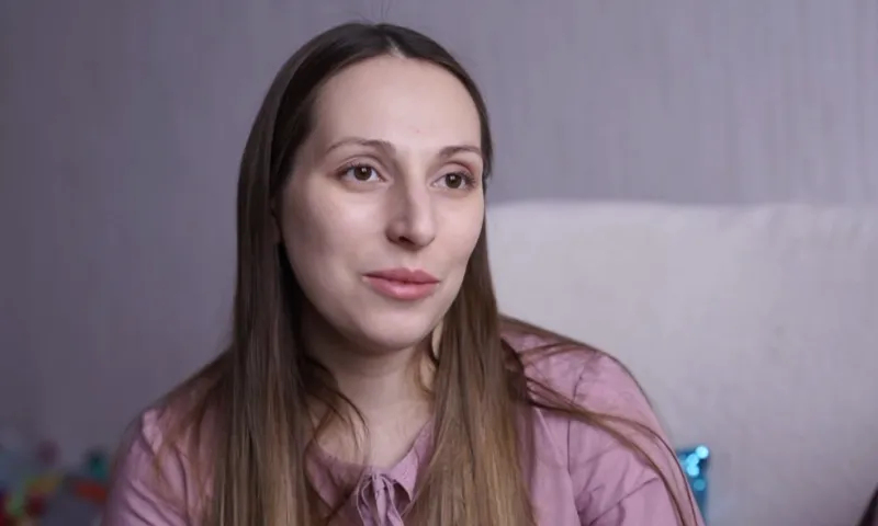 Две лапочки-дочки и восемь проектов: молодая мама из Барнаула рассказала, как проходит день в её семье