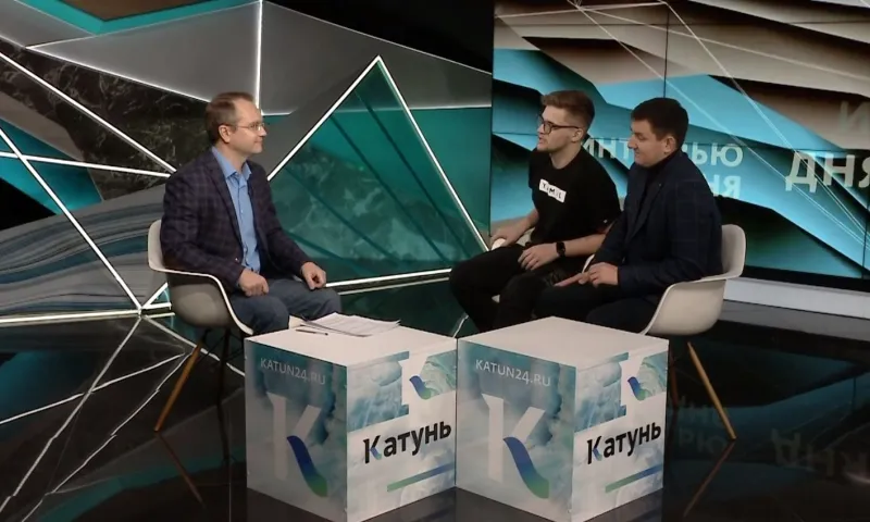 «Учитель физики, который купил самолёт»: в Барнауле показали фильм о педагоге с Алтая
