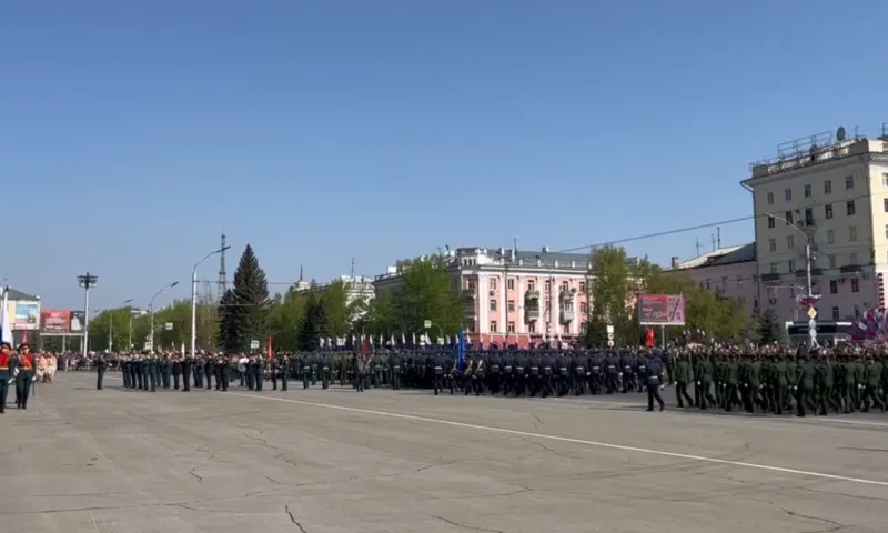9 мая в Барнауле прошел парад, посвященный 77-й годовщине Победы в Великой Отечественной войне