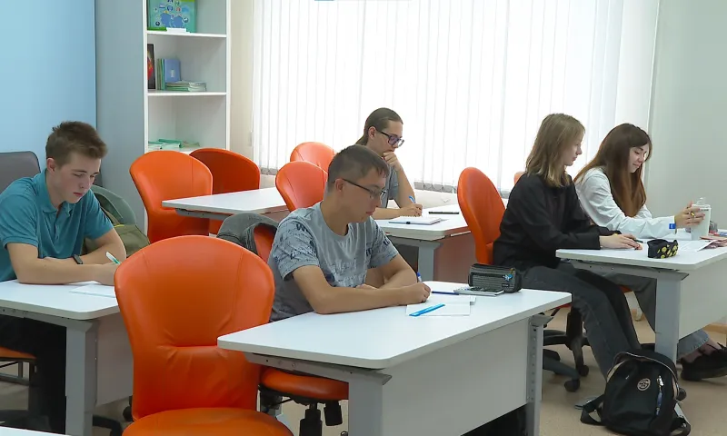 Профильная образовательная смена по математике и физике для школьников Алтайского края началась в барнаульской гимназии
