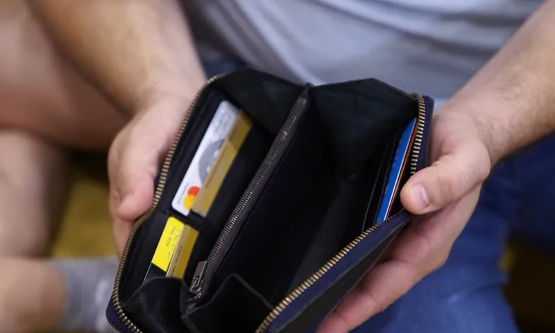 Машину работодателя арестовали за долг по зарплате в Косихинском районе
