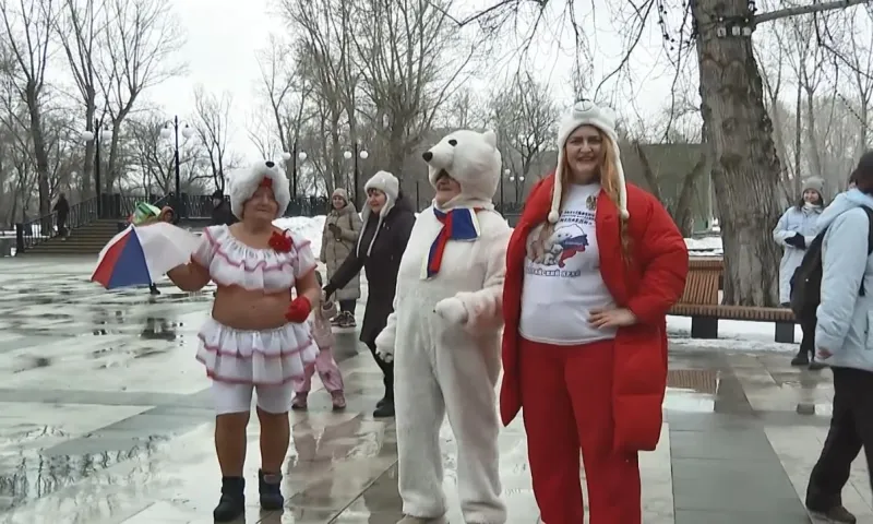 В Алтайском крае установили первый рекорд по массовому обливанию холодной водой