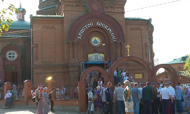 Более 600 паломников идут в село Коробейниково из Барнаула к Казанской иконе Божией Матери