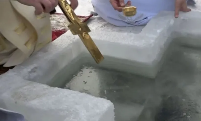 Рассказываем, где жители Барнаула смогут набрать крещенскую воду в 2025 году