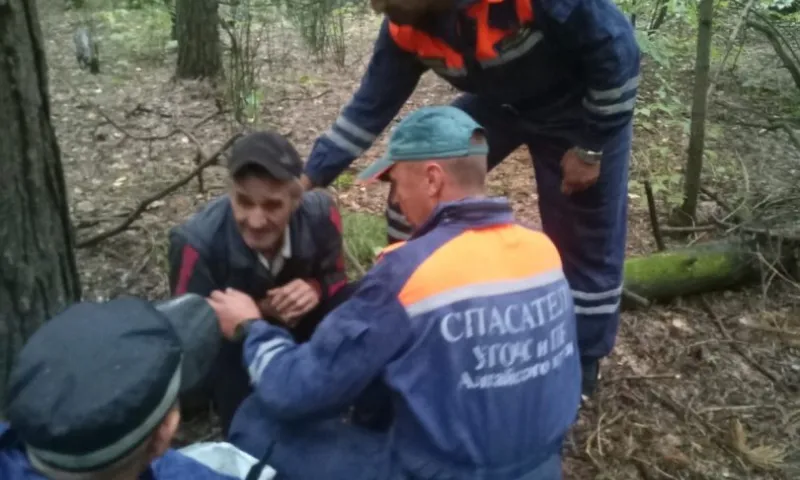 Пожилой барнаулец заблудился в лесу