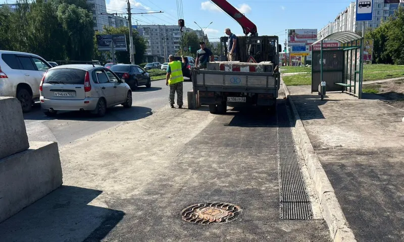 Дополнительную систему водоотведения обустроили на проблемном перекрёстке в Барнауле