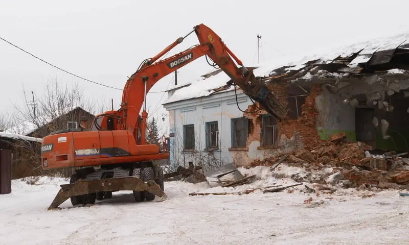 Одну из любимых бань барнаульцев начали сносить