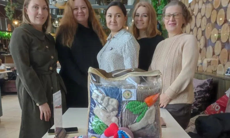 Более 1800 вязаных вещей передали неравнодушные люди маленьким пациентам перинатального центра «ДАР» в Барнауле