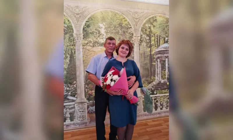 В Алтайском крае поздравили семейную пару с 25-летием совместной жизни