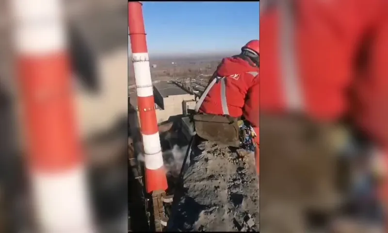 Демонтаж дымовой трубы № 2 начали на Бийской ТЭЦ