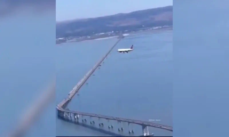 «Зависший в воздухе» самолёт засняли на видео
