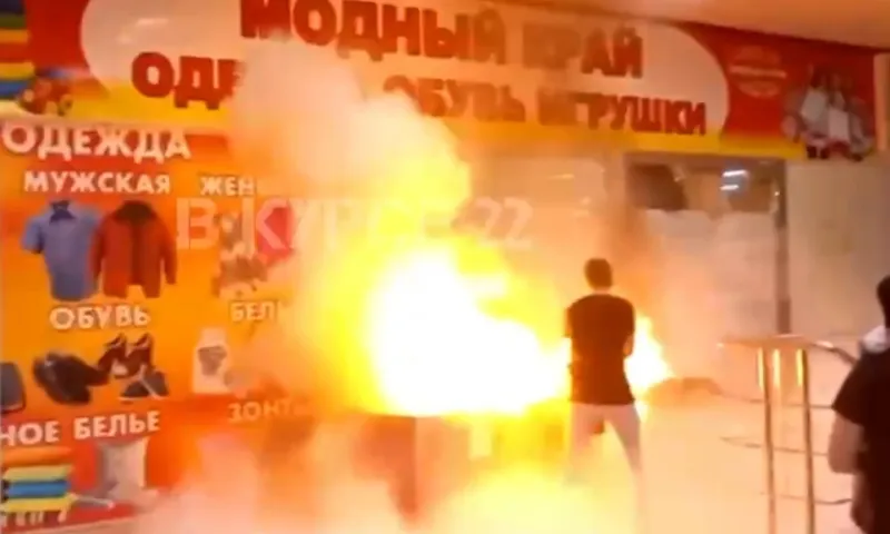 Пожар произошел в барнаульском торговом центре