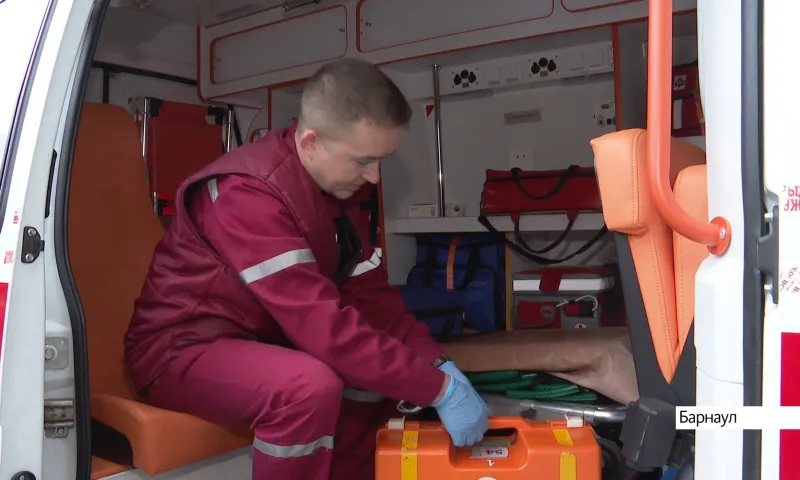 Стимулирующие выплаты для водителей скорой помощи введут в Алтайском крае