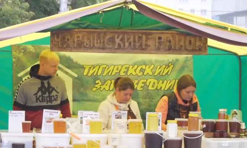 В Барнауле начался краевой праздник «Медовый Спас на Алтае»