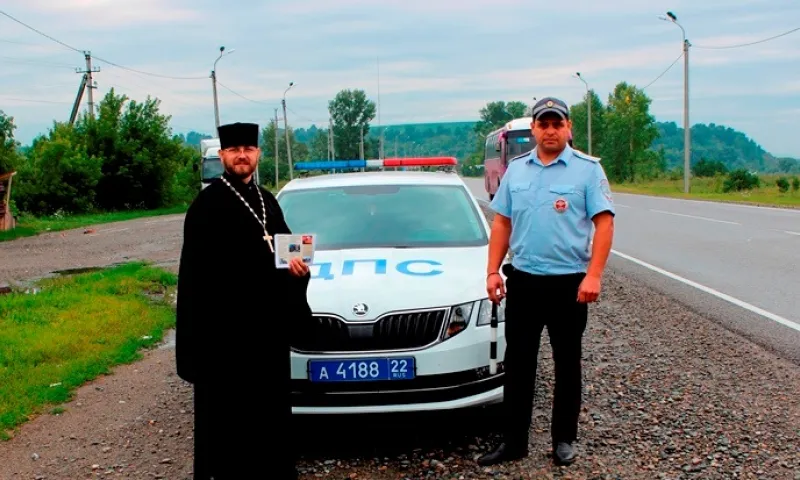 Часть Чуйского тракта освятили, чтобы не было аварий в Алтайском крае