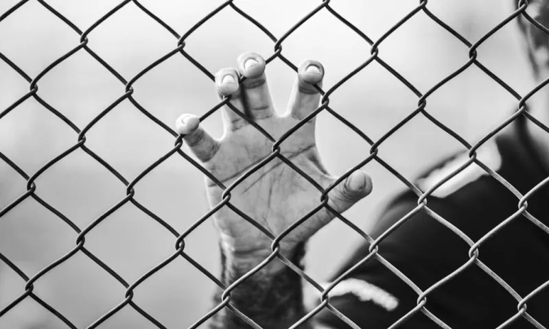 Полиция Алтайского края напоминает об уголовной ответственности за распространение наркотиков 