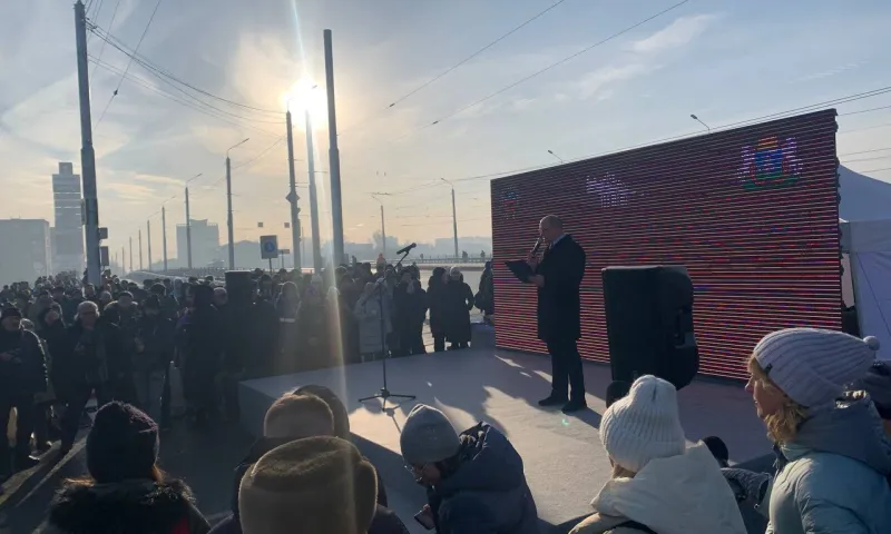 Движение по мосту на Новом рынке открыли в Барнауле