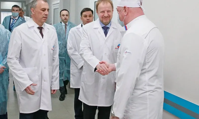 Виктор Томенко посетил больницу «РЖД-Медицина» в Барнауле