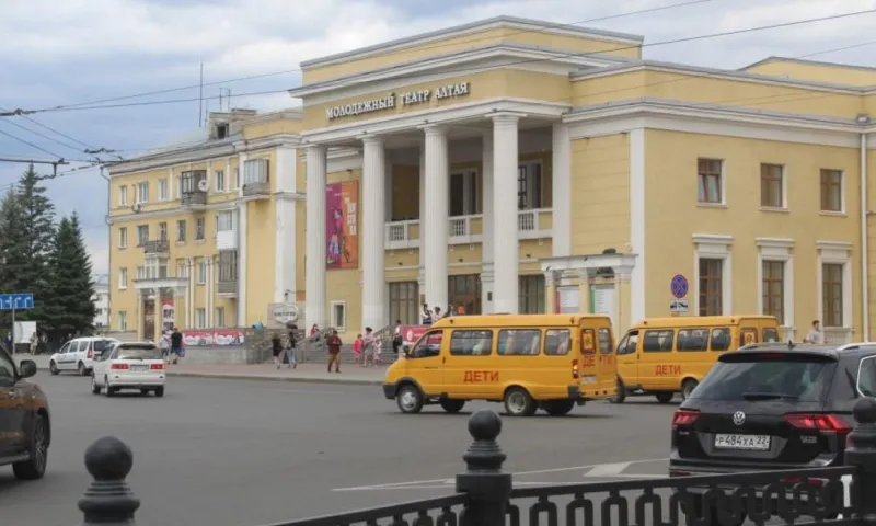 Стало известно, какие премьеры представит Молодёжный театр Алтая осенью