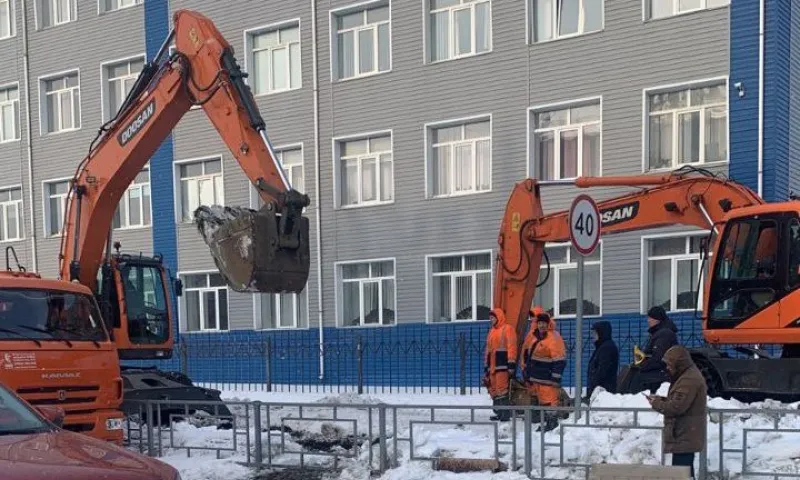 Часть барнаульцев остались без холодной воды из-за прорыва водопровода