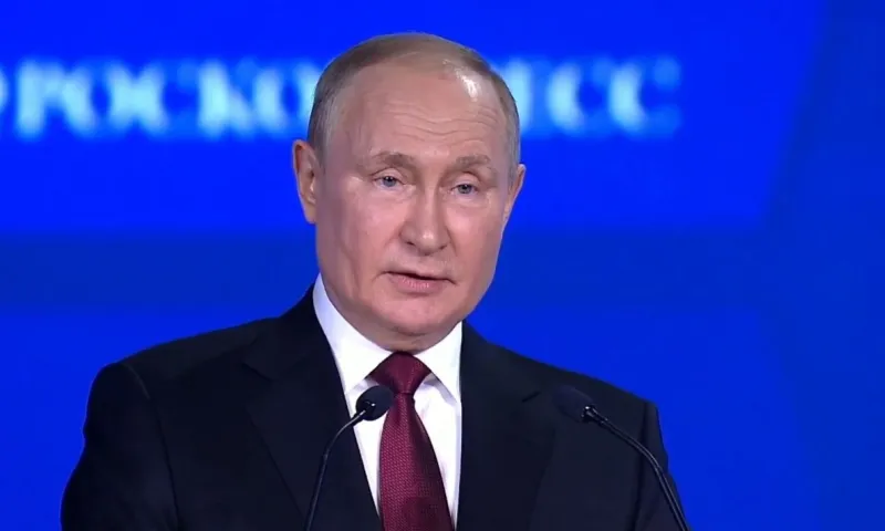 Владимир Путин предложил снизить ставку по льготной ипотеке до 7 %