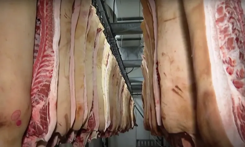 Почти 130 тысяч тонн мясных продуктов произвели в Алтайском крае