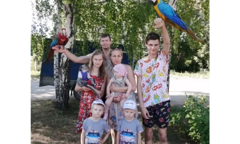 Многодетную семью наградили почетной медалью «Родительская слава» в Алтайском крае