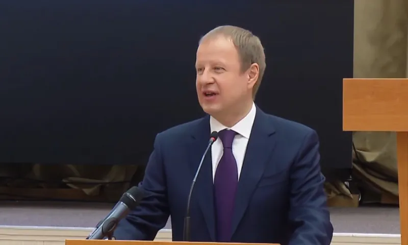 Виктор Томенко вручил награды федерального и регионального значения 43 жителям Алтайского края