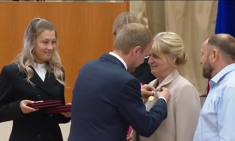 43 жителям Алтайского края присудили награды федерального и регионального значения