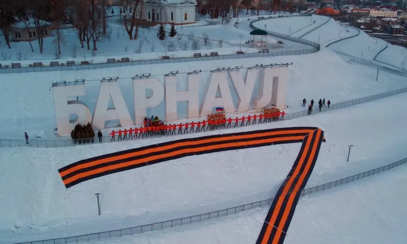 Барнаул поддержал флешмоб «Своих не бросаем»