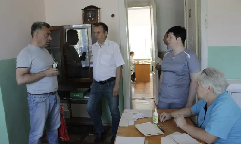 Замминистра здравоохранения Алтайского края посетил Славяносербский район ЛНР