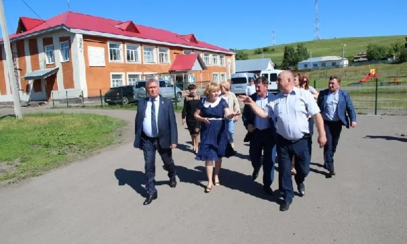Депутаты АКЗС посетили Алтайский район