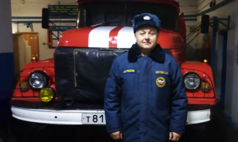 Пожарные спасли пассажиров сломавшегося автобуса в Алтайском крае